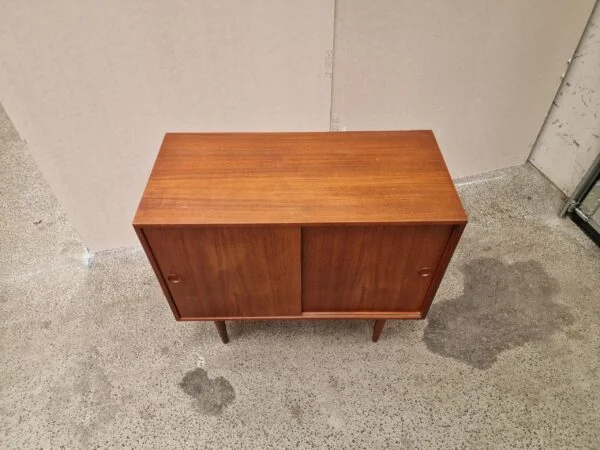 Lille skænk i teak — billede 5