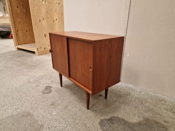 Lille skænk i teak — billede 4