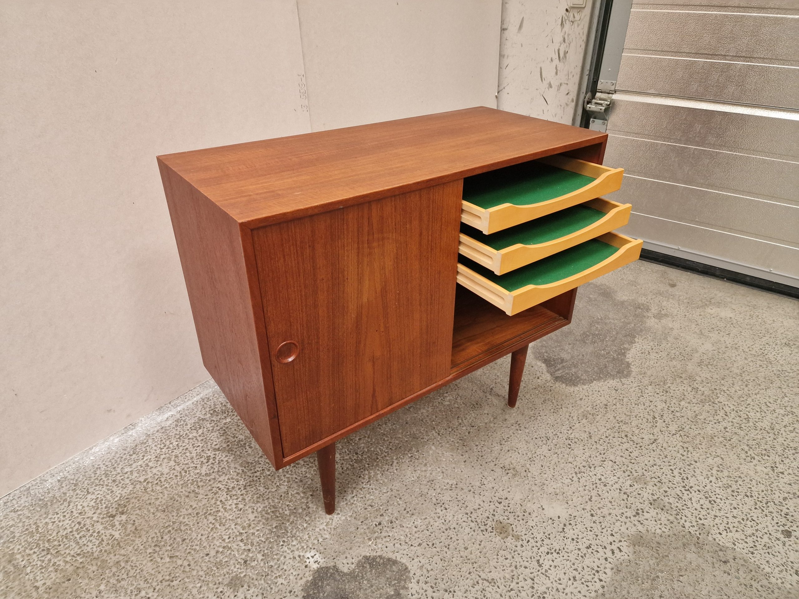Lille skænk i teak — billede 6
