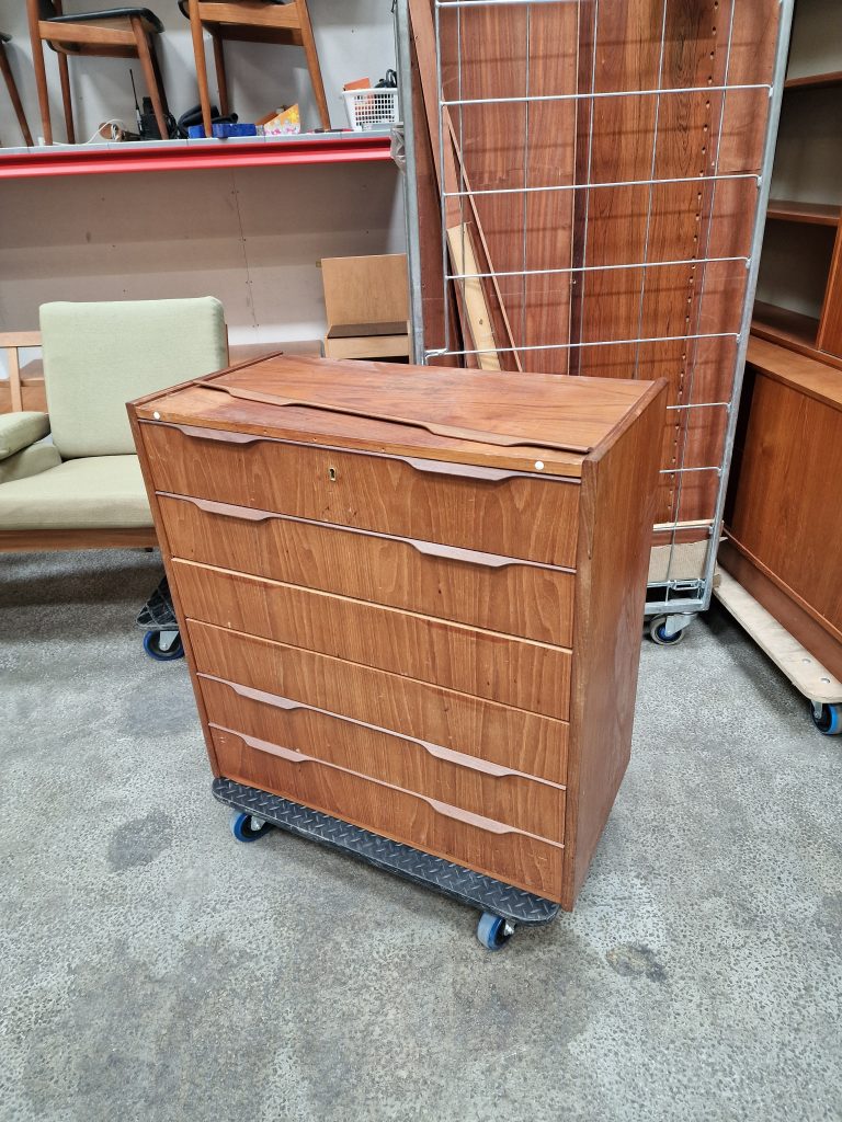 Kommode i teak