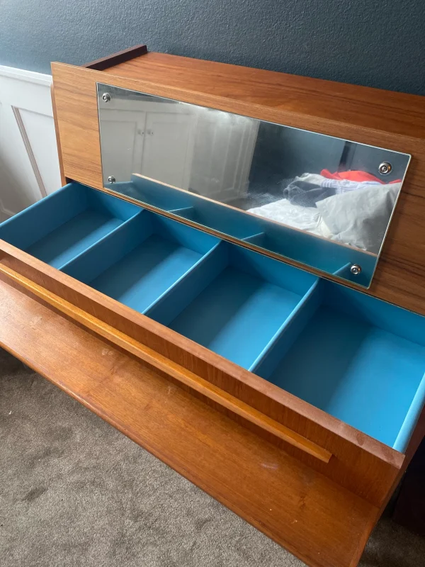 Chatol/sminkebord i teak