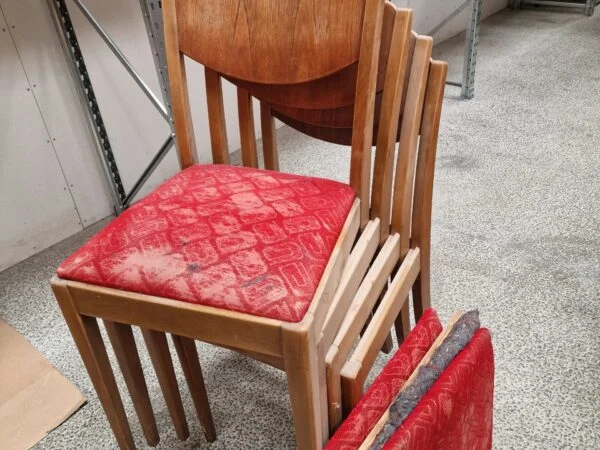 Fire spisestole, teak og bøg