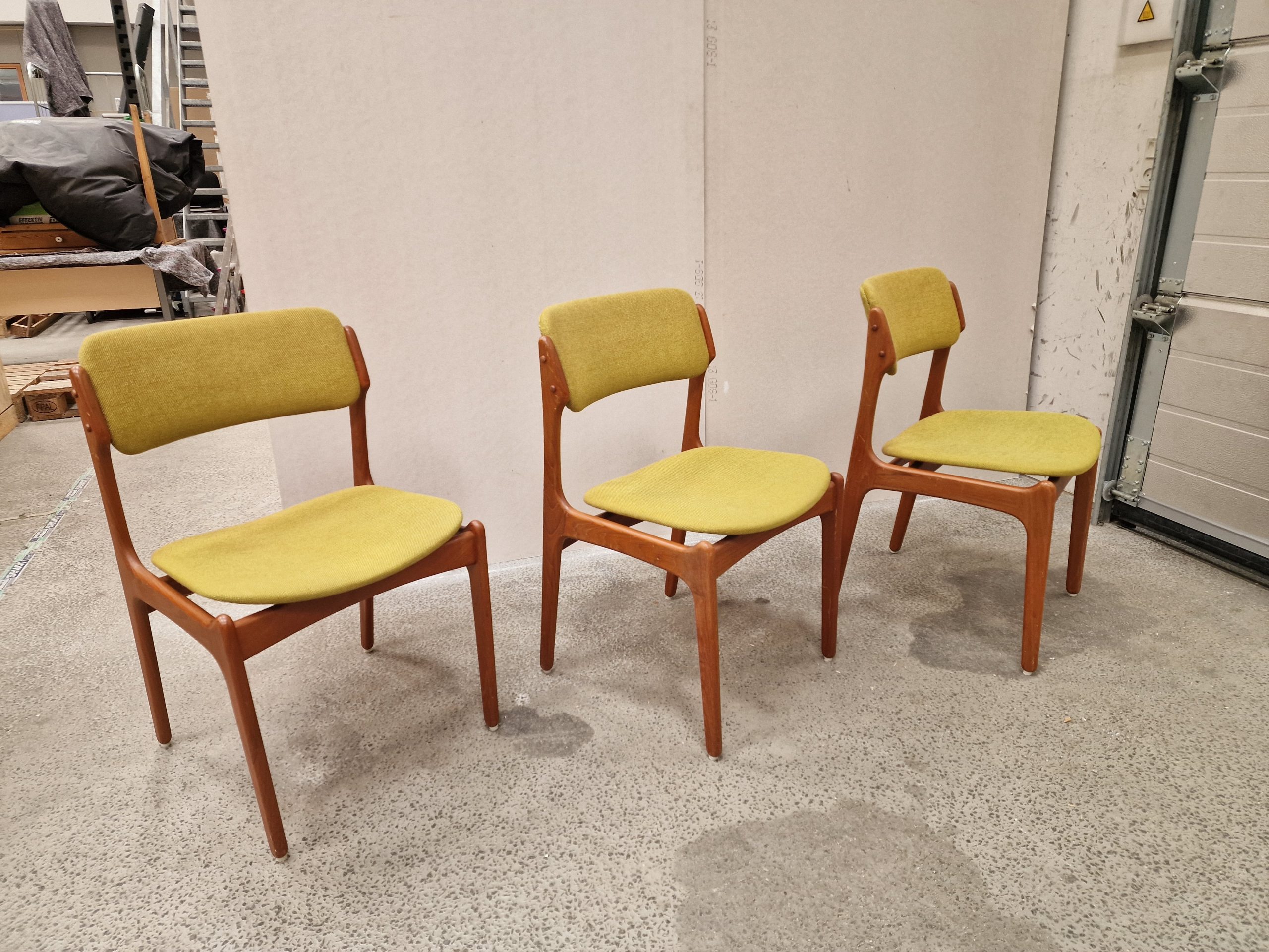 Erik Buch model OD49 Tre stk Erik Buch spisestole med grøn polstring, model OD49 — billede 2