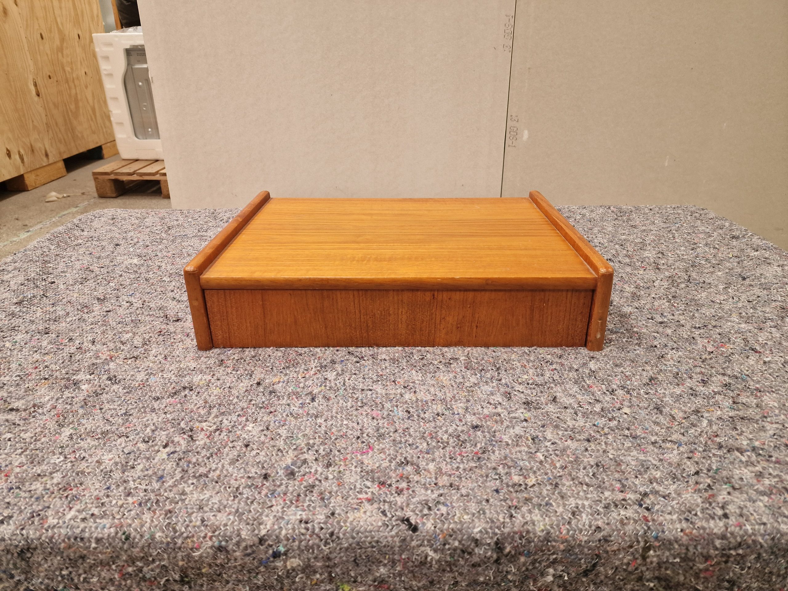 Natbord med skuffe, teak