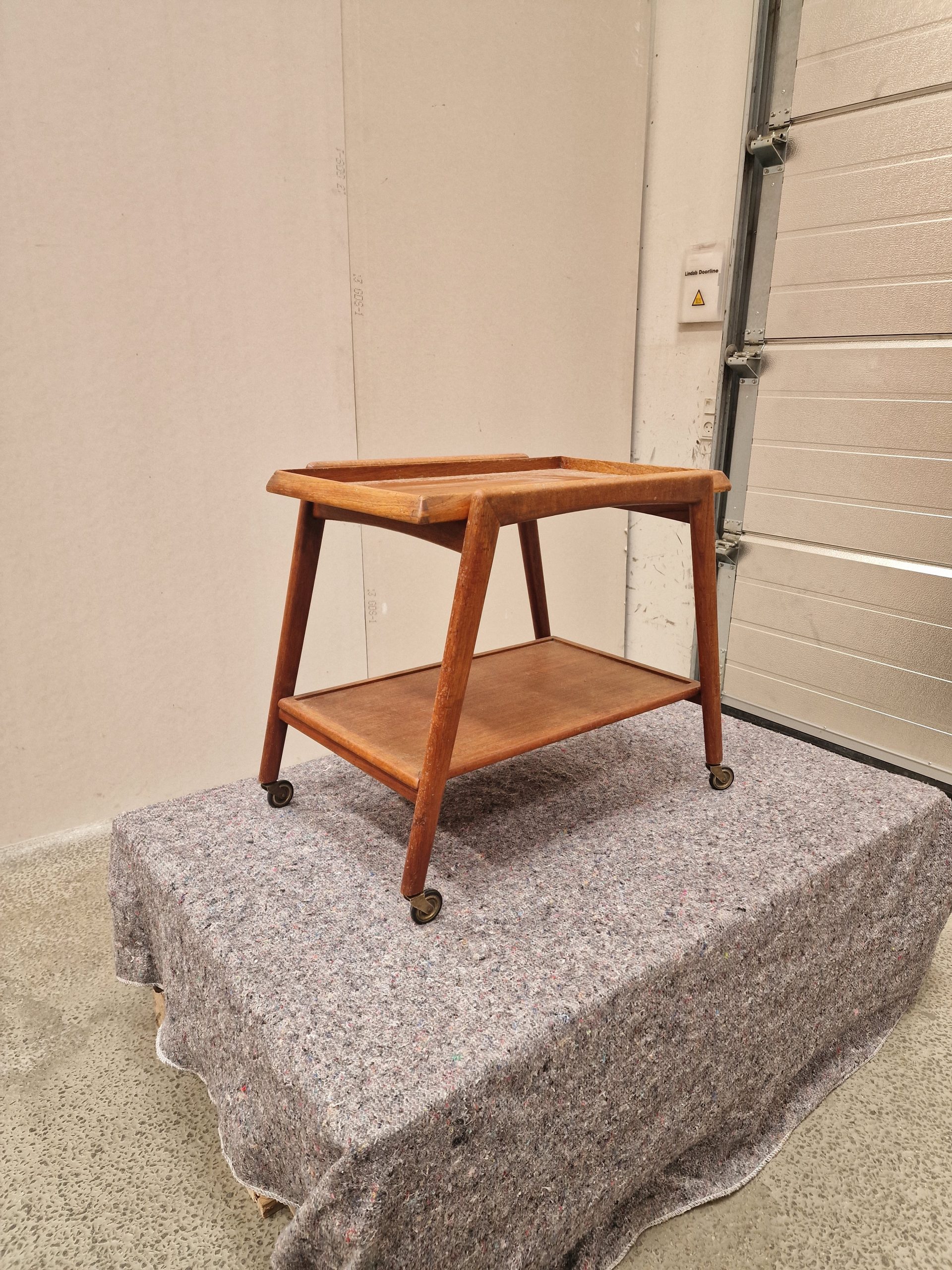 Bakkebord i teak