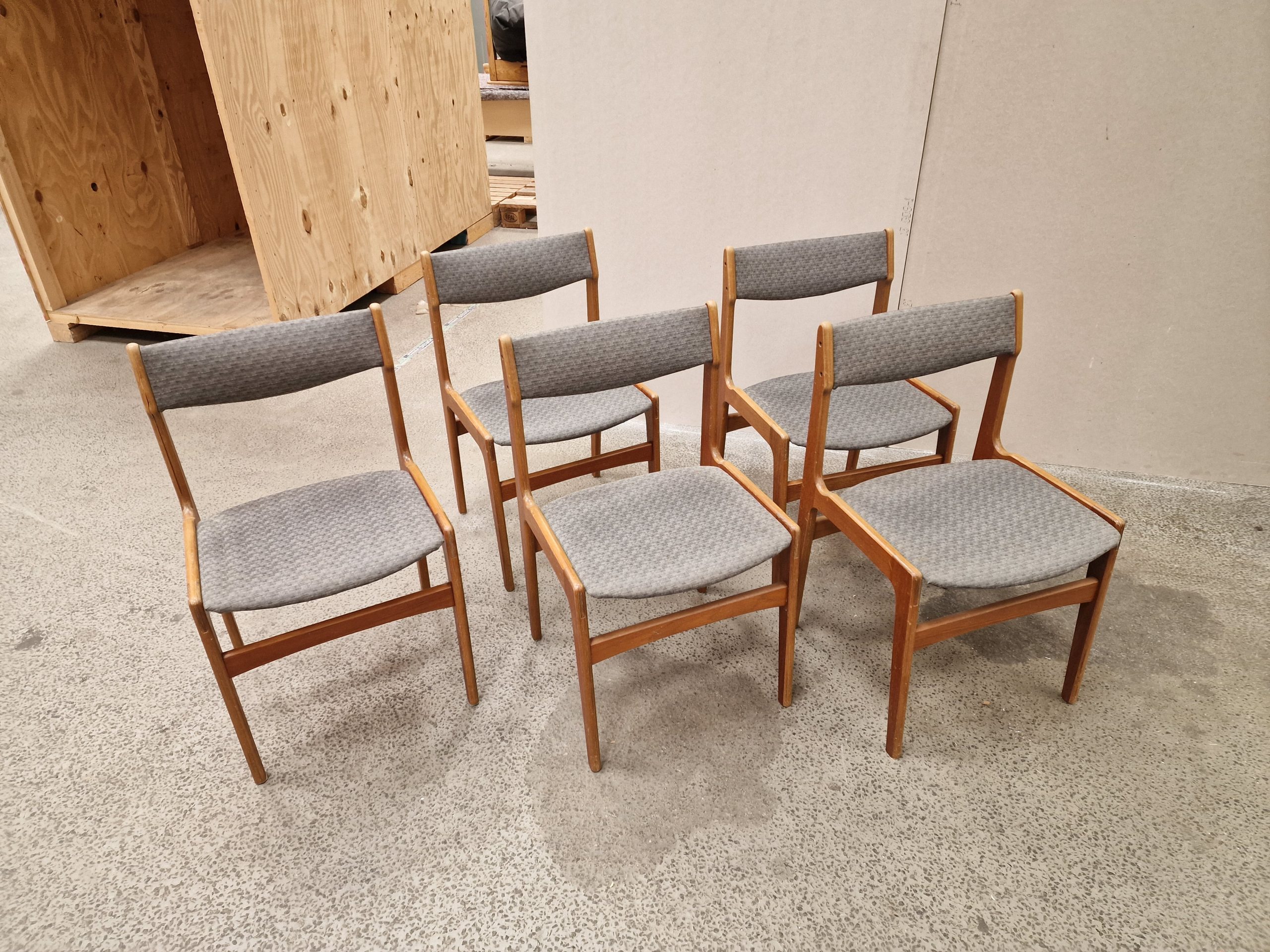 Fem stk spisestole Erik Buch