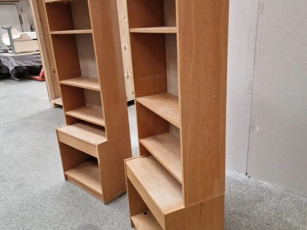 2 smalle reoler/natborde, egetræ — billede 11
