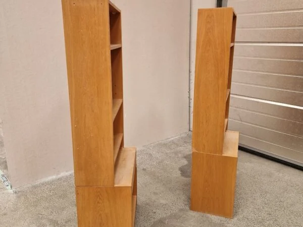2 smalle reoler/natborde, egetræ — billede 9