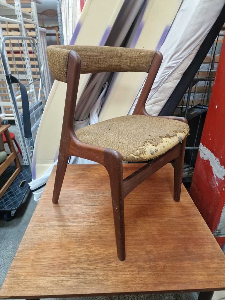 Kai Kristiansen/Anderstrup model T21 4 spisestole i massiv teak, til ompolstring og renovering, Kai Kristiansen/Anderstrup model T21 — billede 2