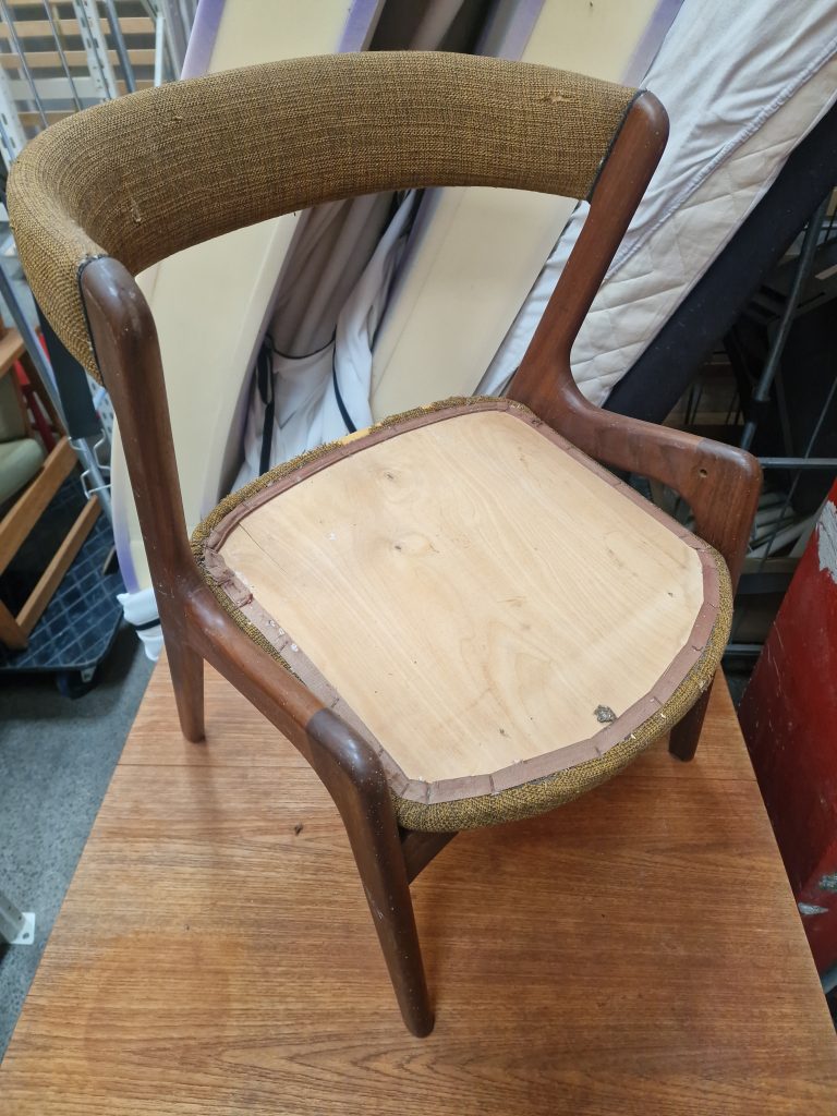 Kai Kristiansen/Anderstrup model T21 4 spisestole i massiv teak, til ompolstring og renovering, Kai Kristiansen/Anderstrup model T21 — billede 4