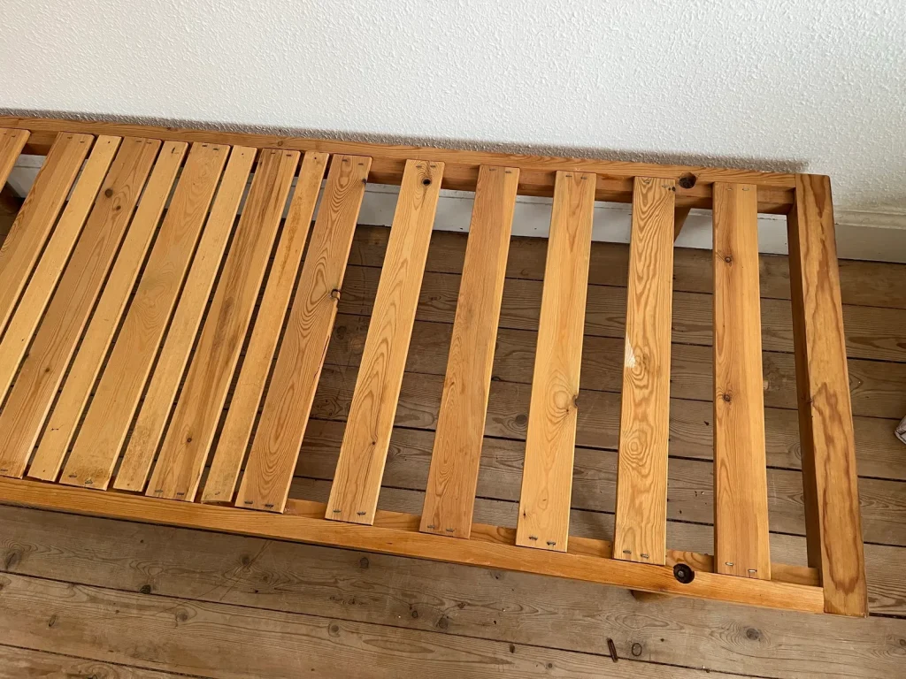 2 daybeds i fyrretræ