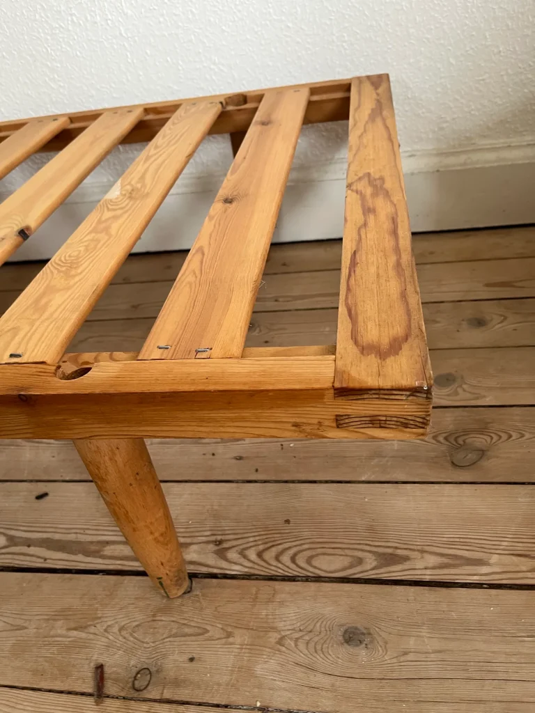 2 daybeds i fyrretræ