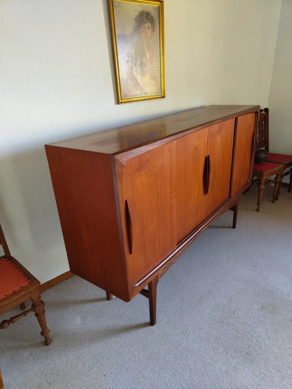 Dækketøjsskab, teak, Ærtholm