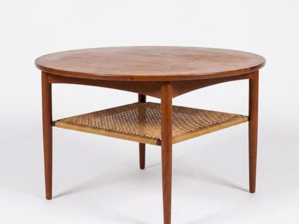 Rundt sofabord i teak af Aakjær Møbelintarsia