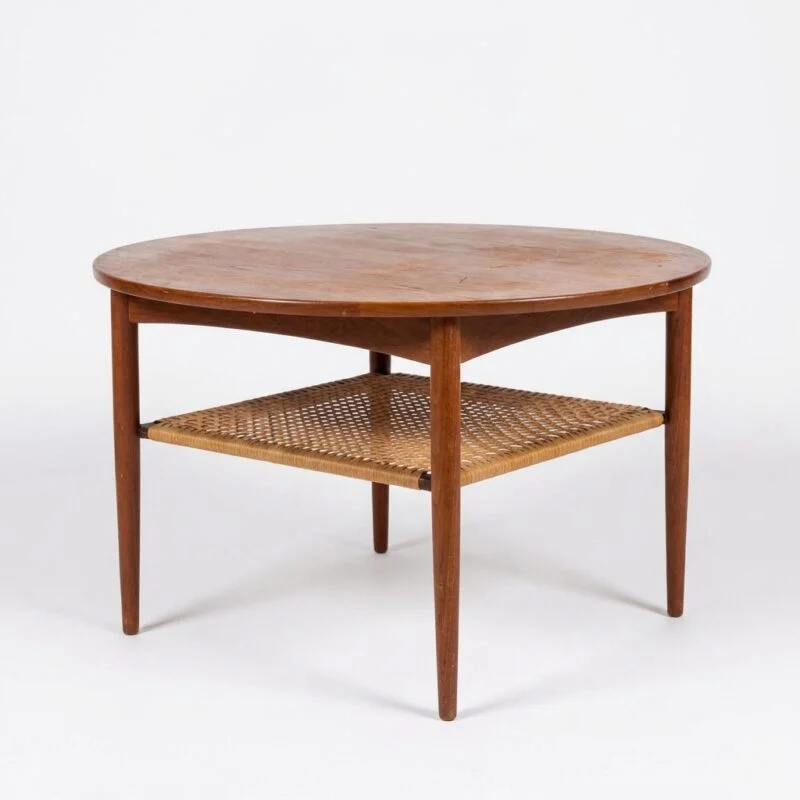 Rundt sofabord i teak af Aakjær Møbelintarsia