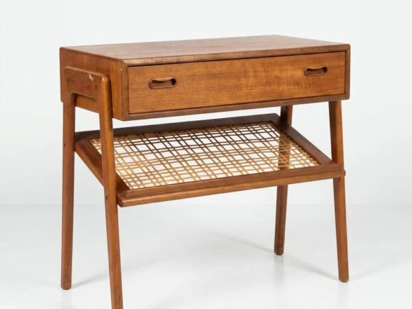 Sidebord med flethylde og skuffe, teak