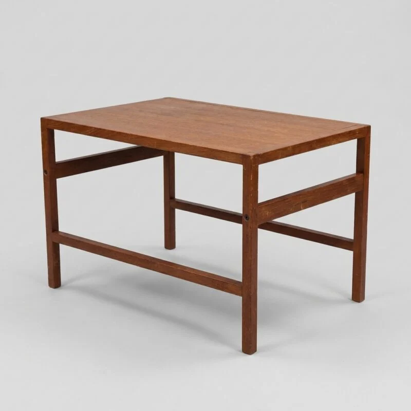 Kantet sofabord i teak