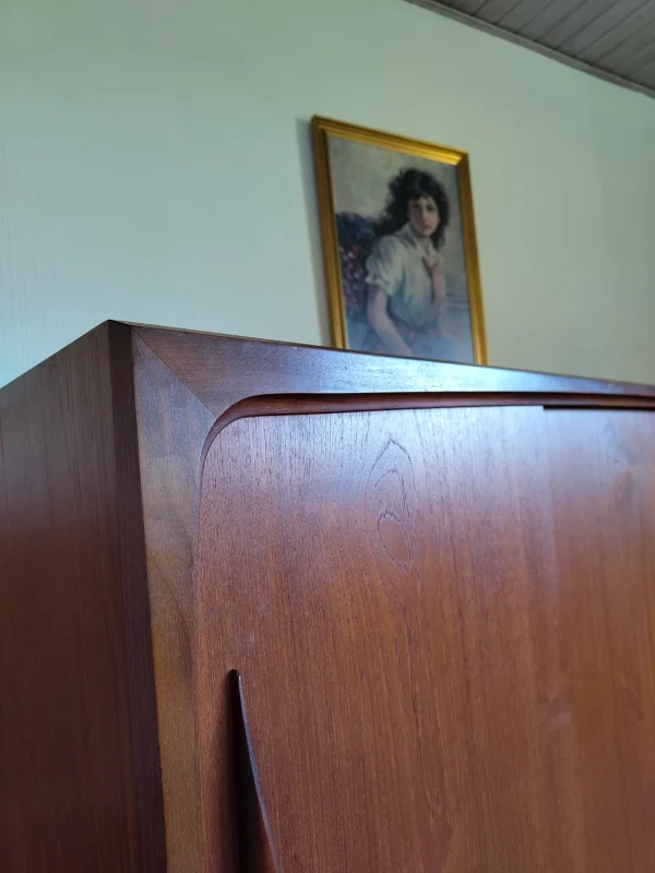 Dækketøjsskab, teak, Ærtholm