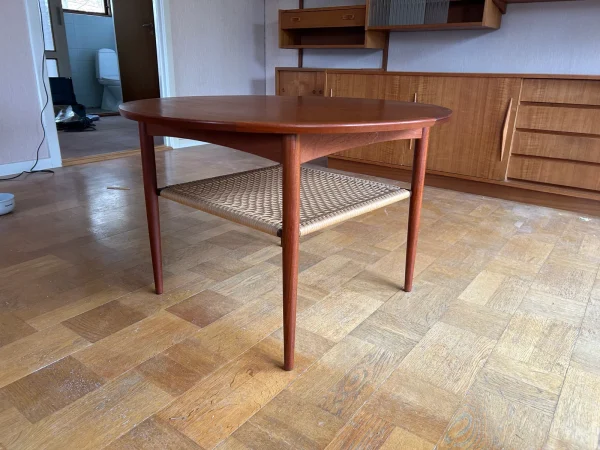 Rundt sofabord i teak Aakjær Møbelintarsia