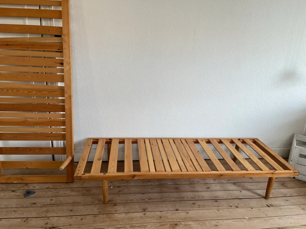 2 daybeds i fyrretræ