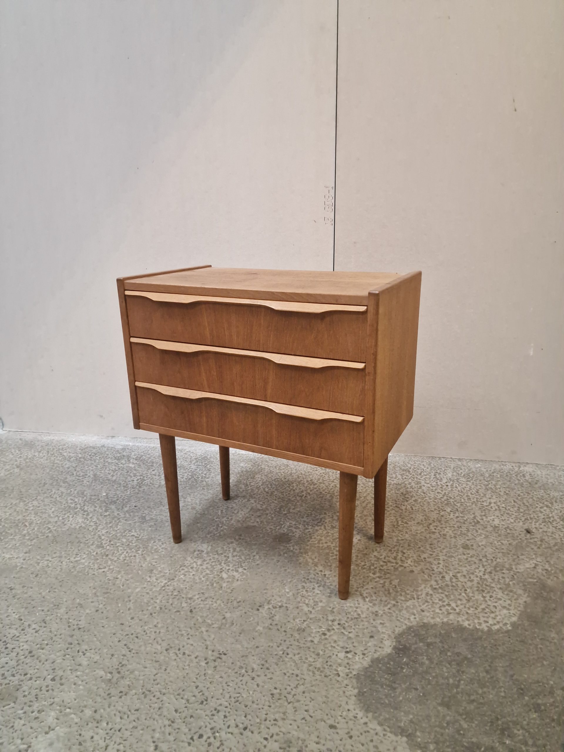 Lille kommode, egetræ