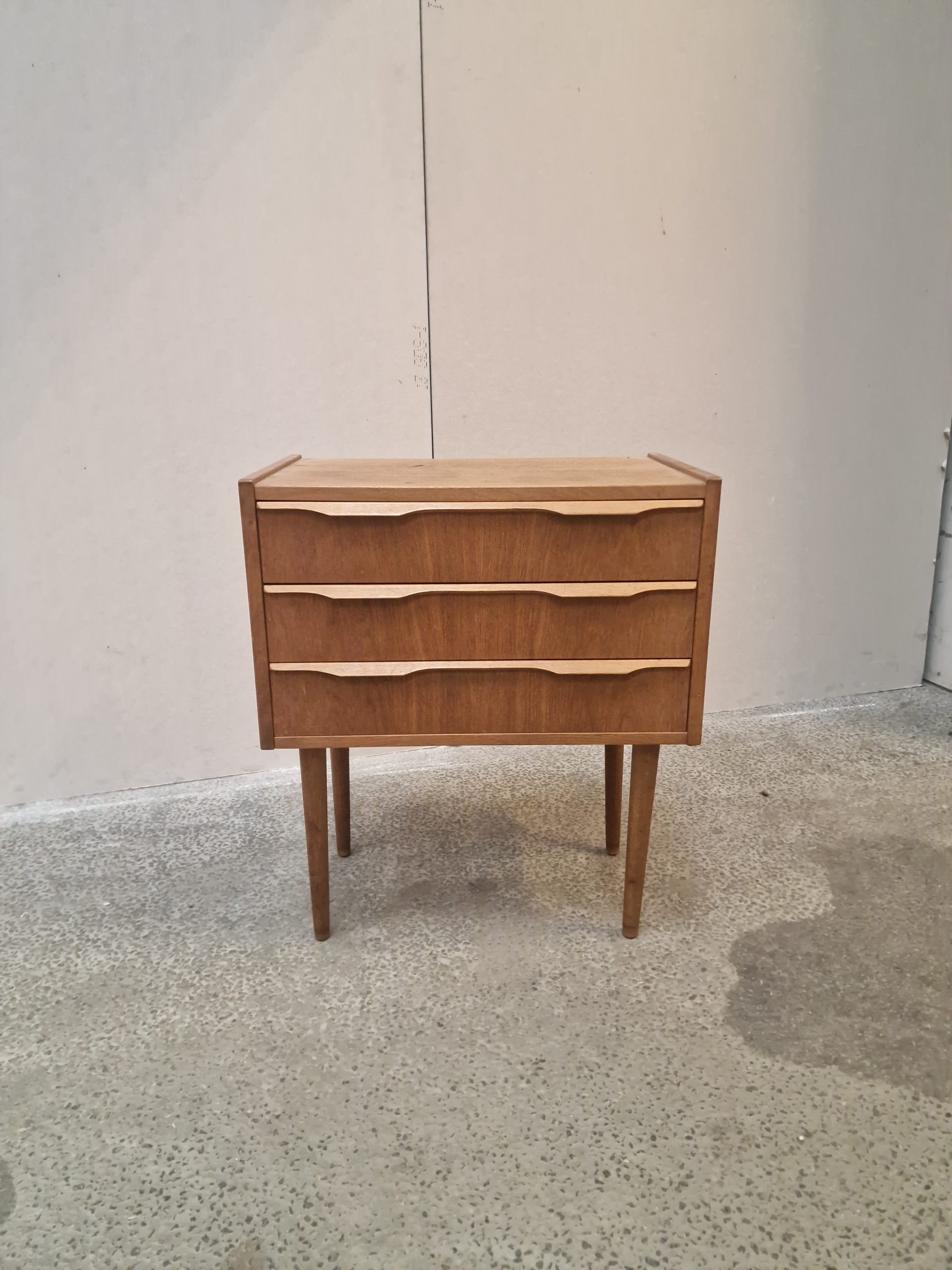 Lille kommode, egetræ