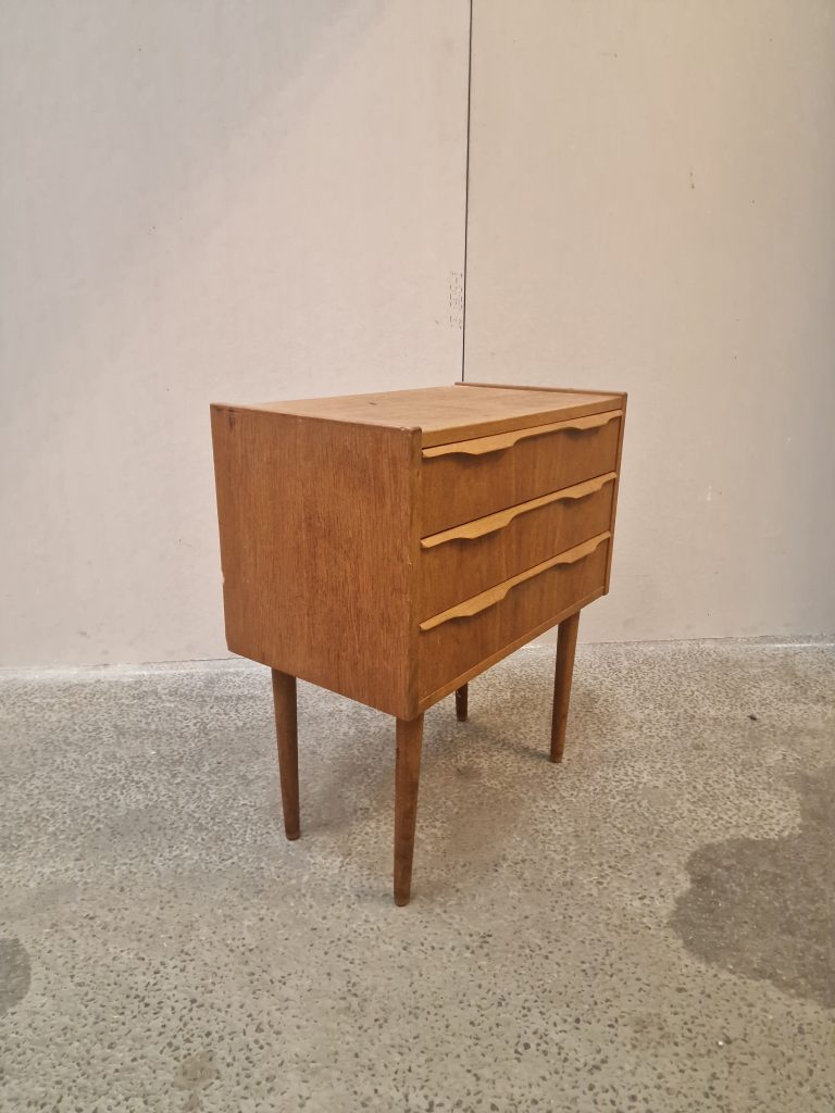 Lille kommode, egetræ