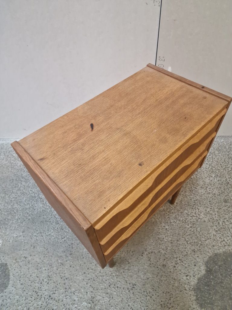 Lille kommode, egetræ