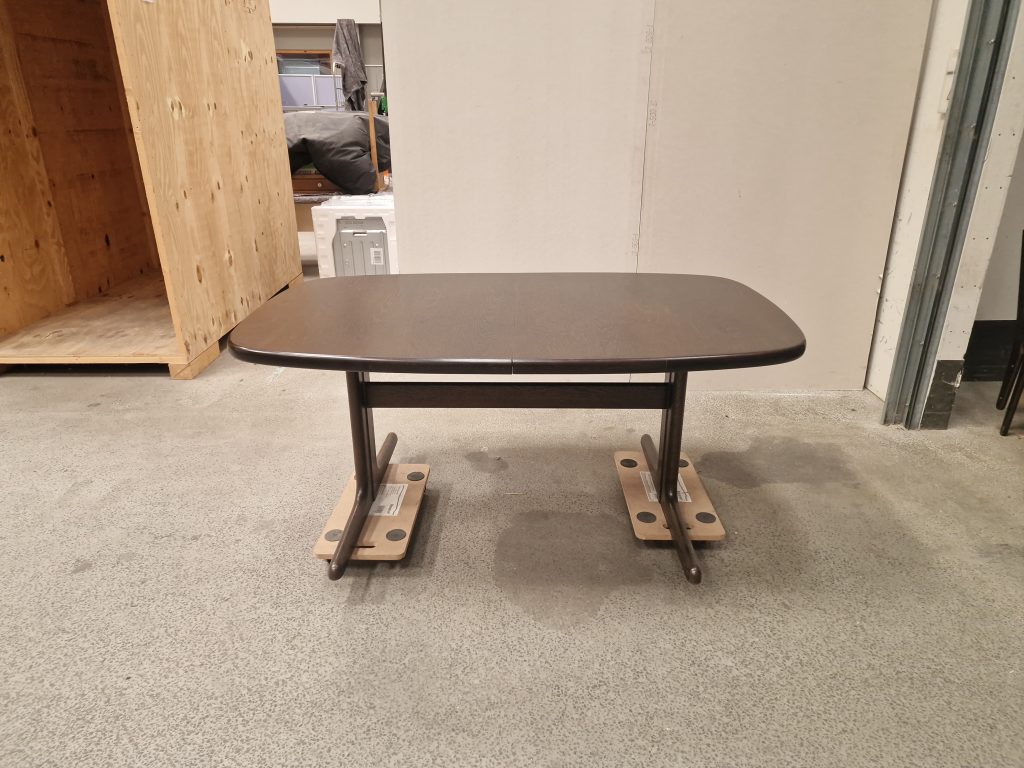 Skovby ovalt spisebord med tillægsplader