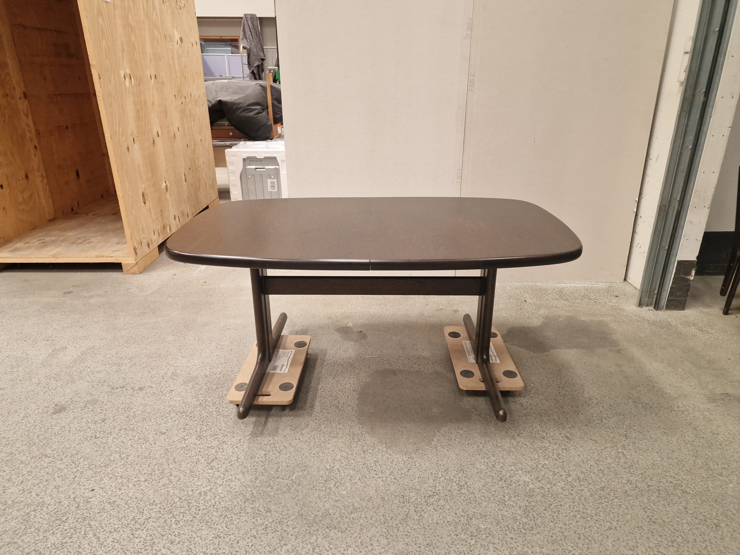 Skovby ovalt spisebord med tillægsplader