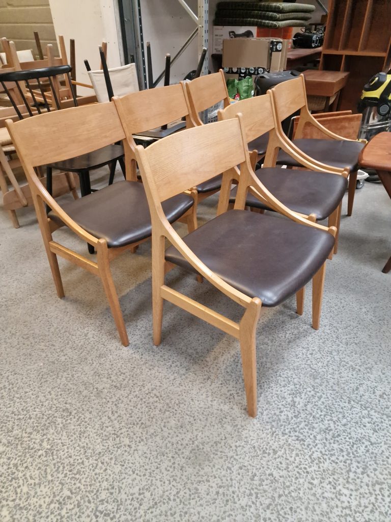 Seks spisestole i egetræ, Vestervig Eriksen