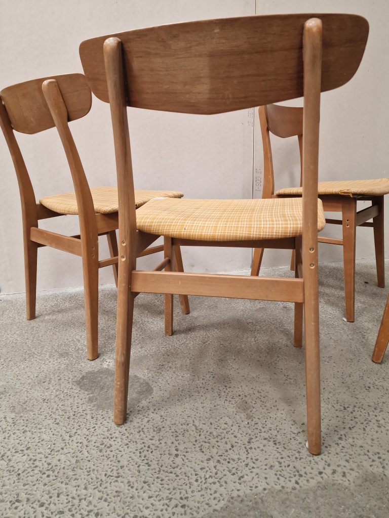4 stk. Mosbøl i teak