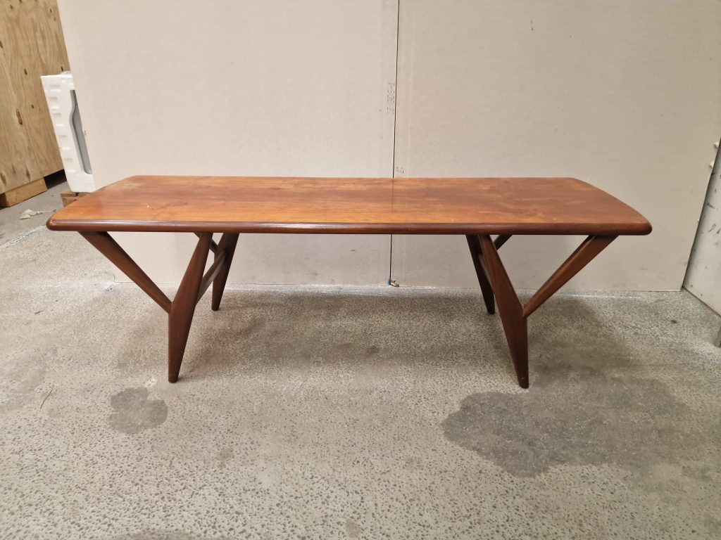 Sofabord i teak