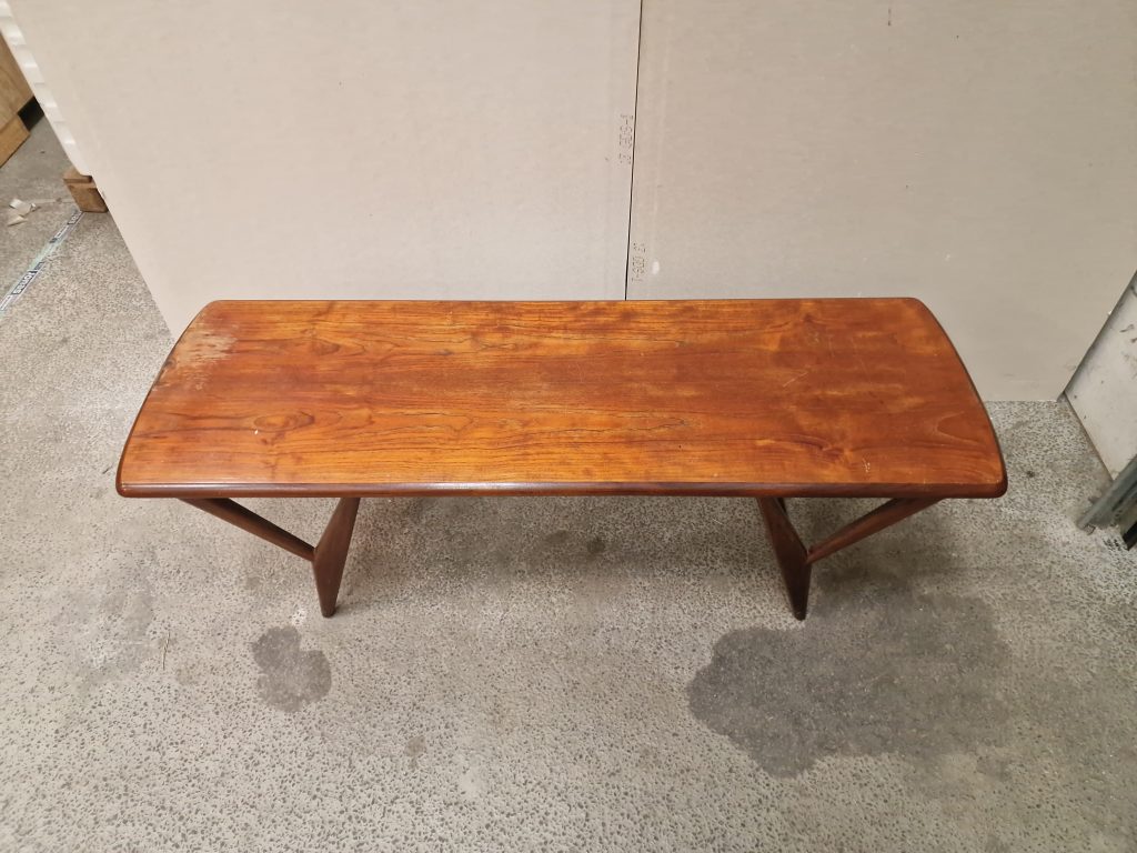 Sofabord i teak