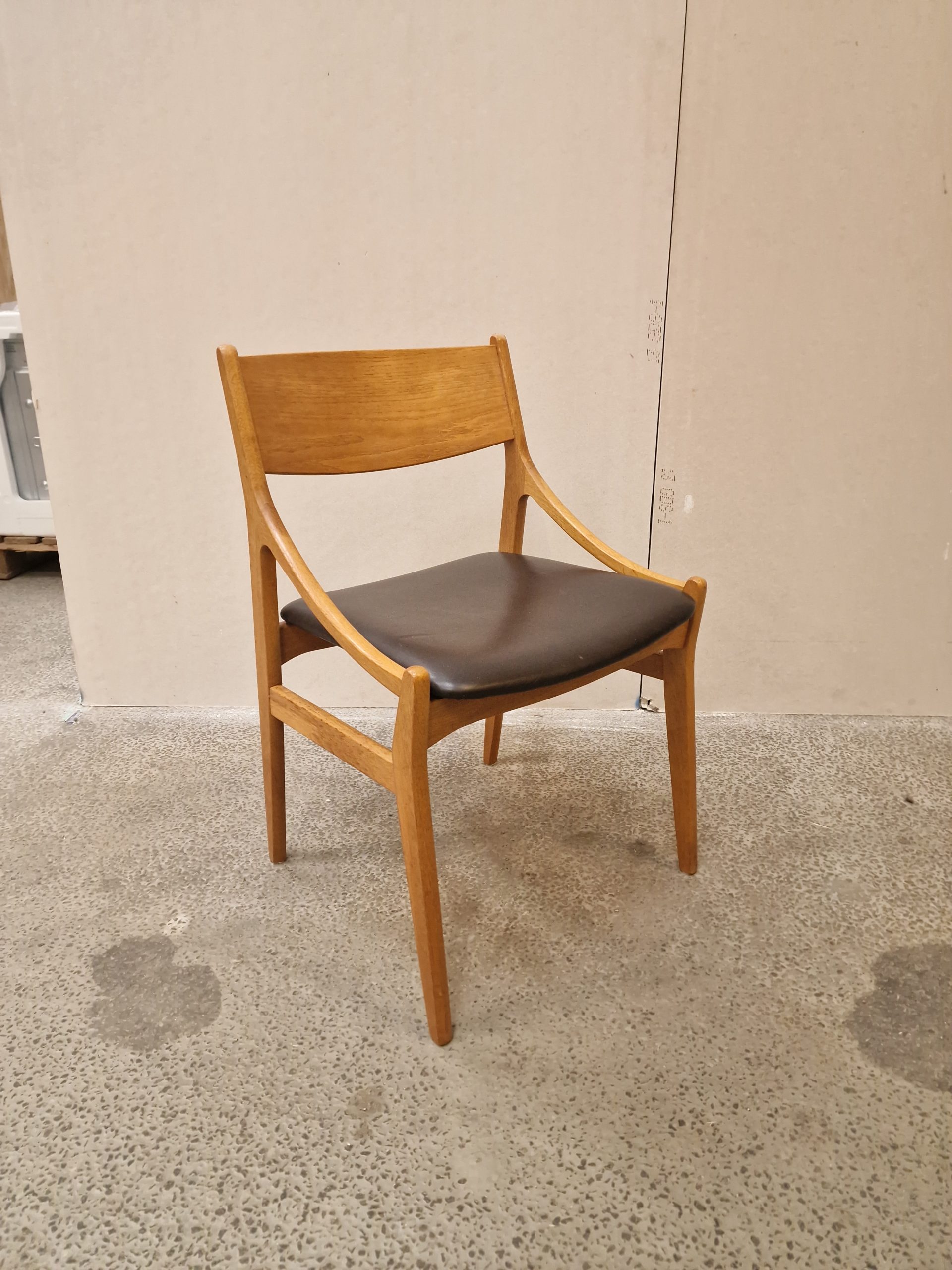 Seks spisestole i egetræ, Vestervig Eriksen