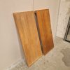 Rundt spisebord i egetræ med to tillægsplader, til renovering
