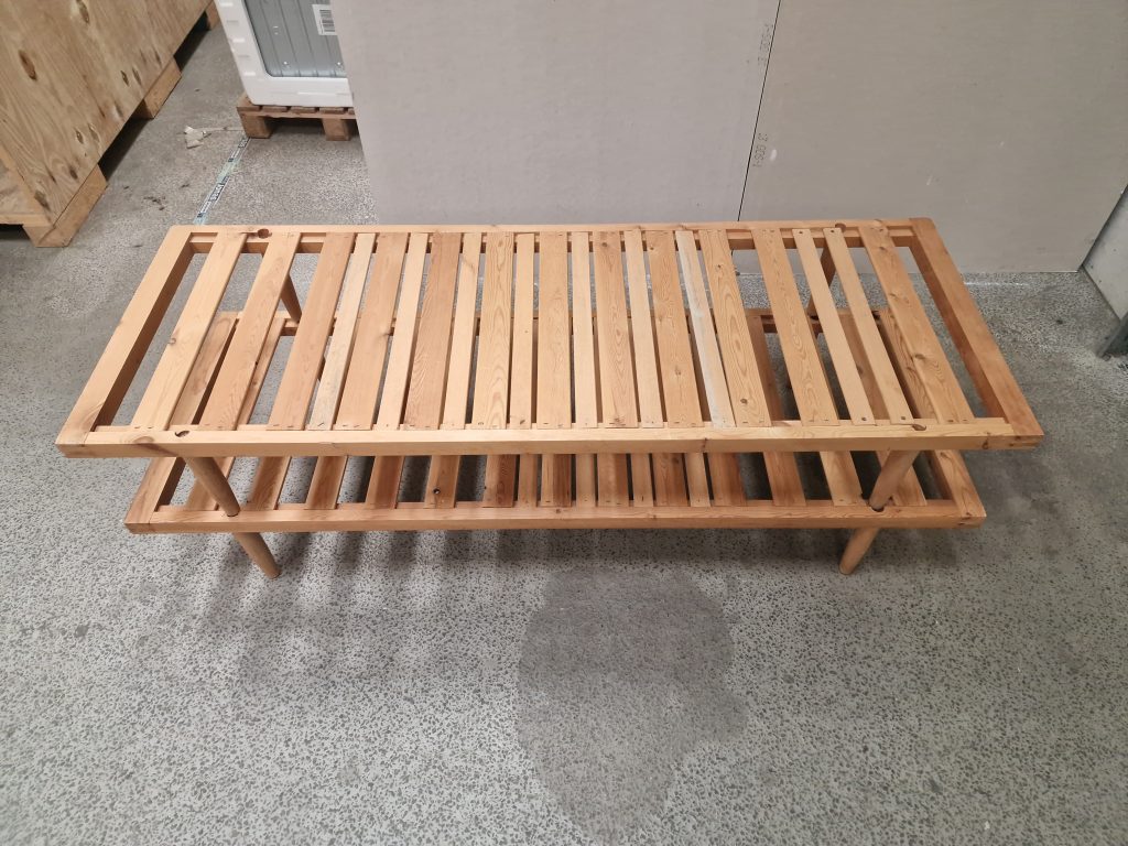 2 daybeds i fyrretræ