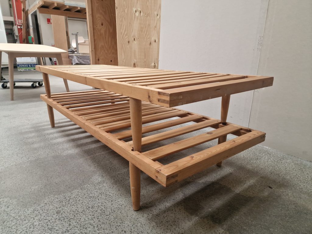 2 daybeds i fyrretræ