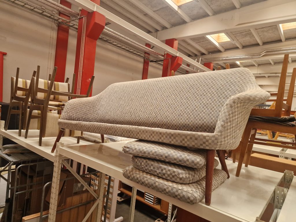 Fritz Hansen | FH Trepersoners sofa, ben af teak, Fritz Hansen — billede 10