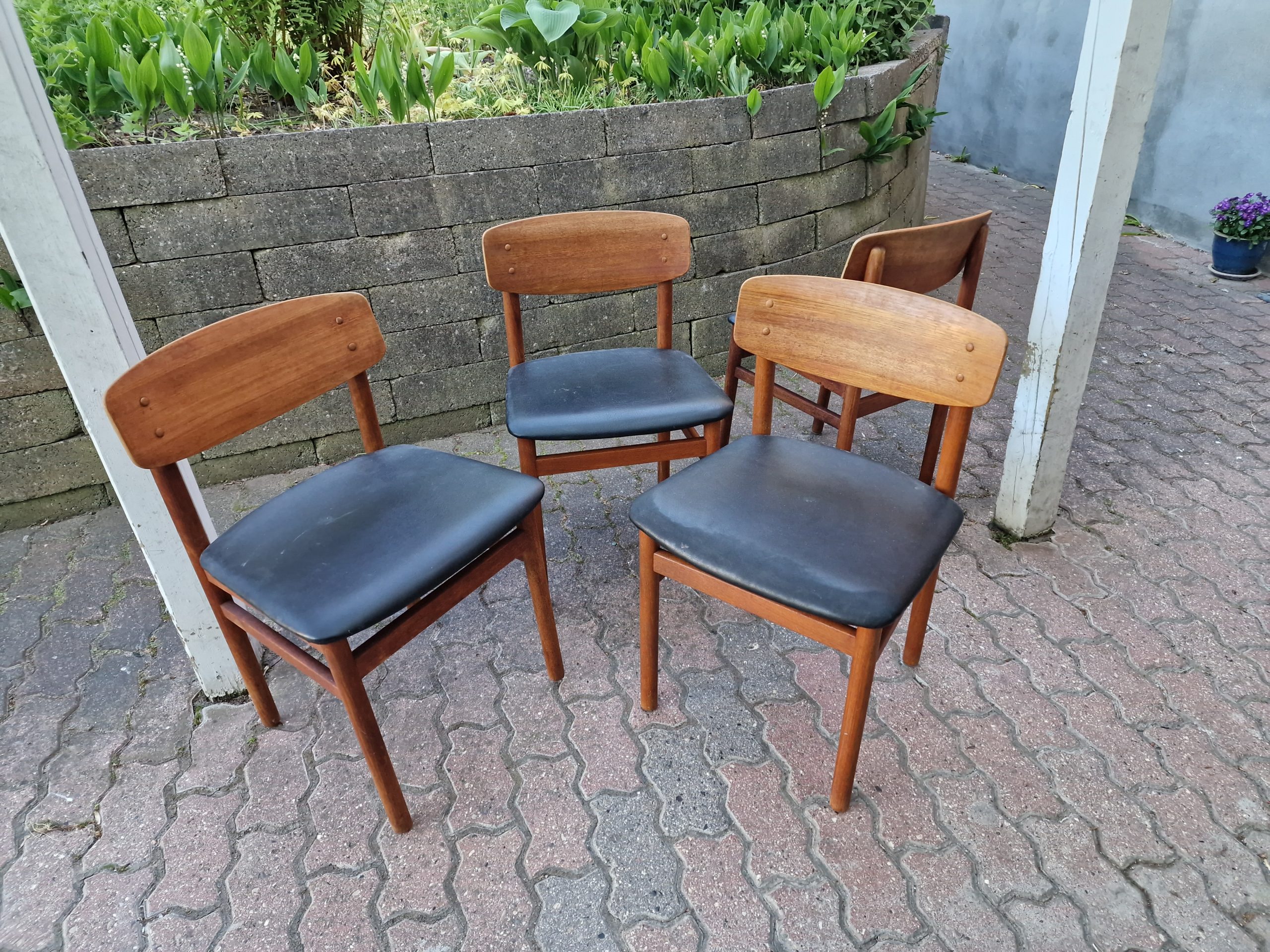 Fire spisestole, teak