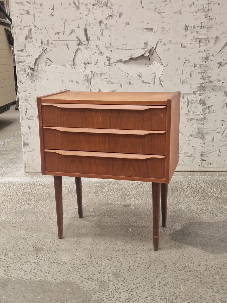 Teak kommode