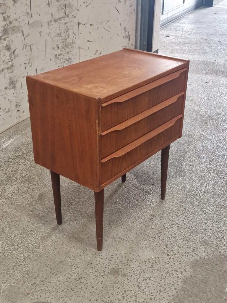 Teak kommode