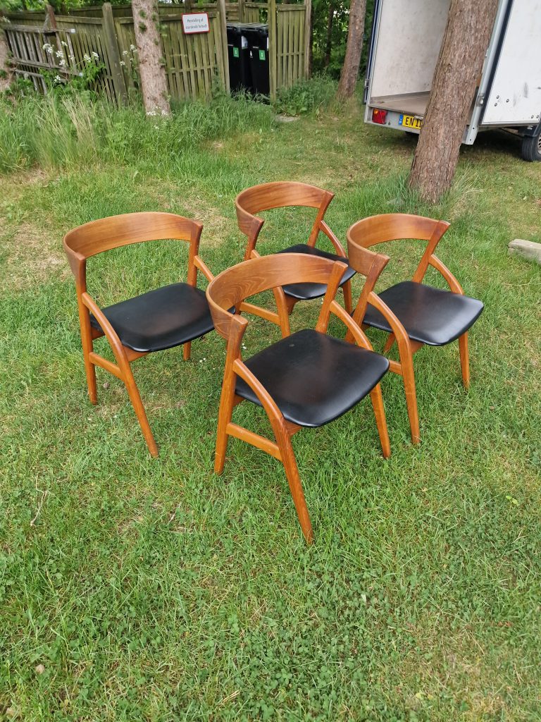 4 spisestole af massiv teak