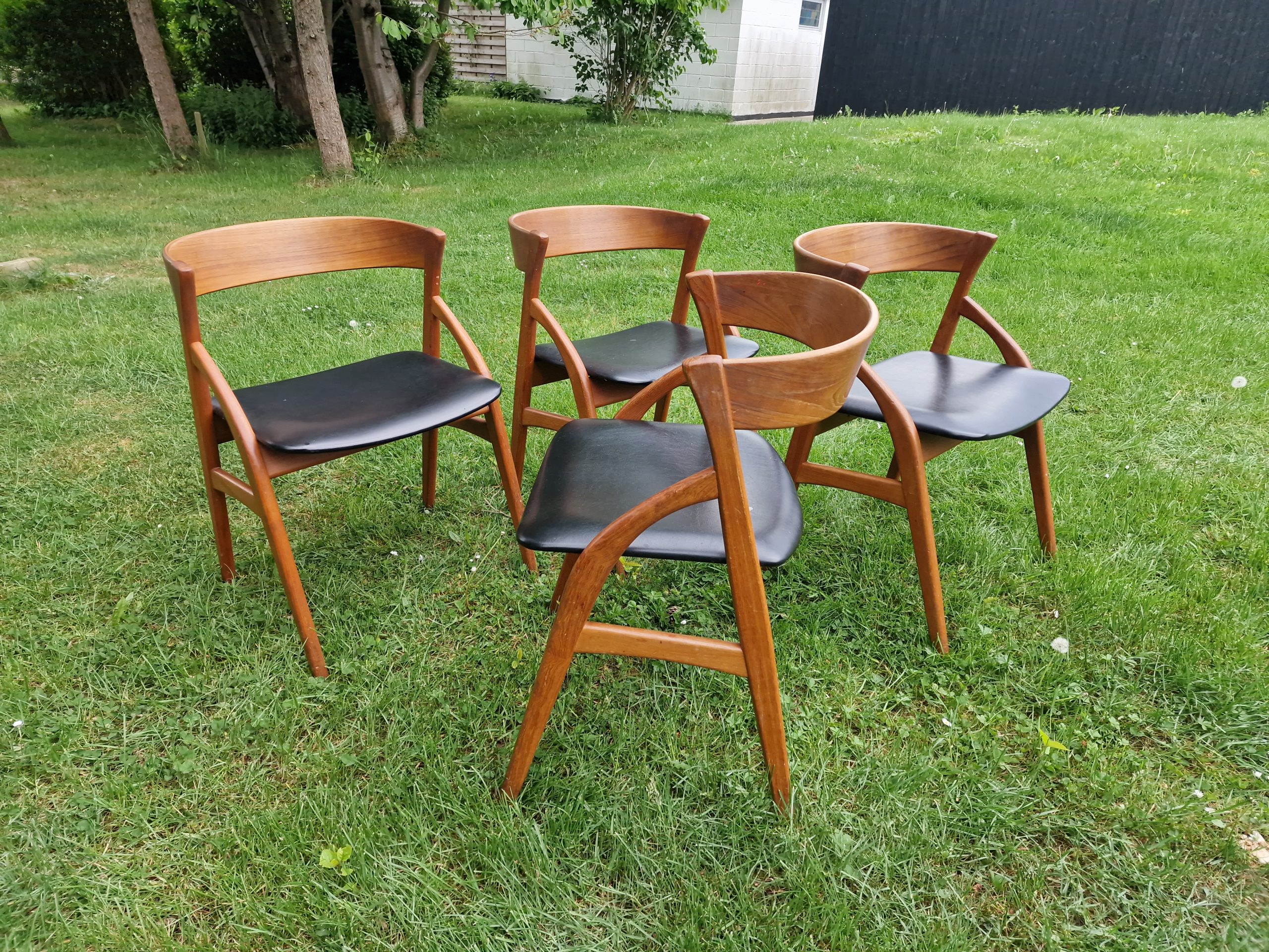4 spisestole af massiv teak
