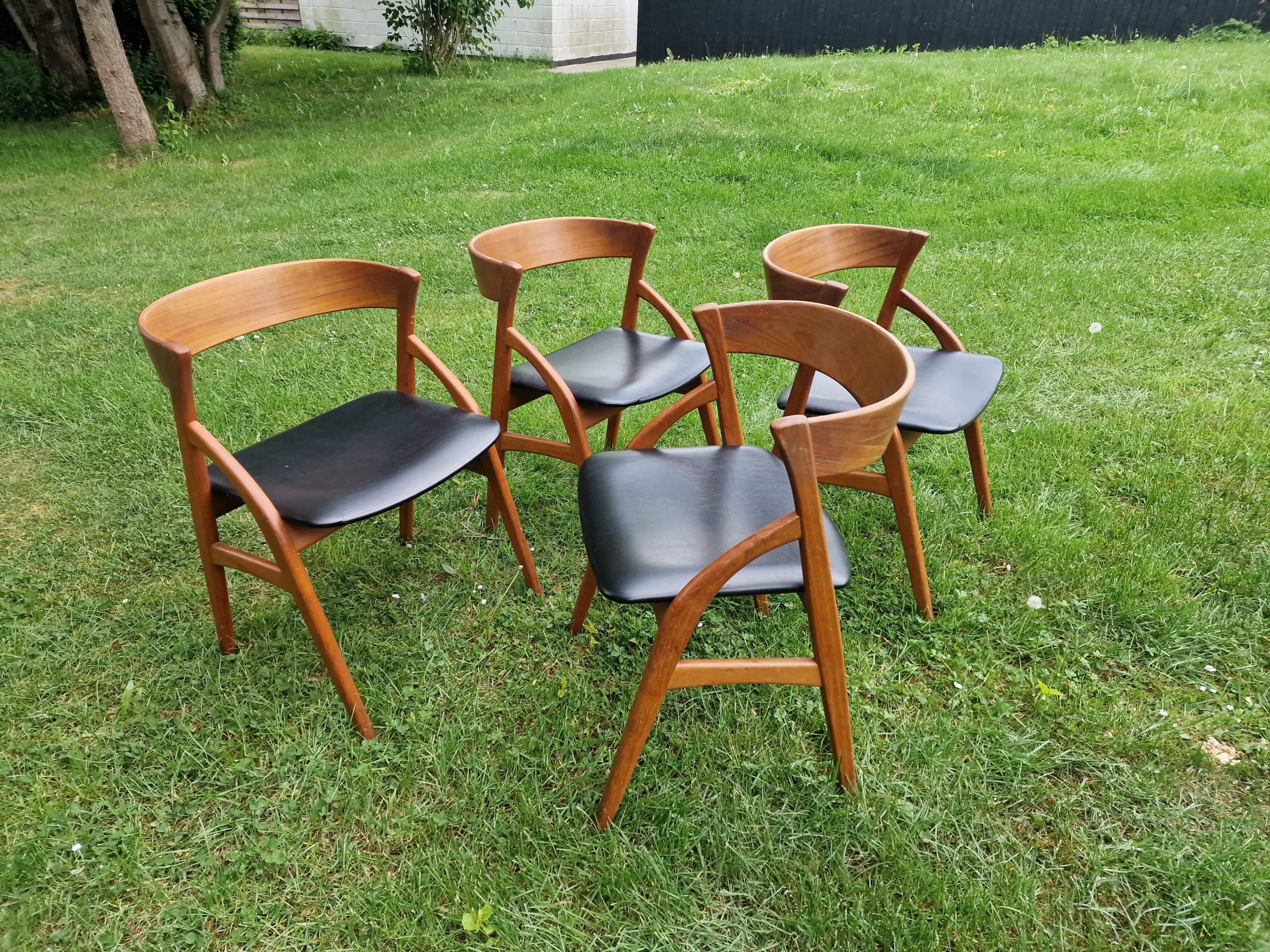 4 spisestole af massiv teak