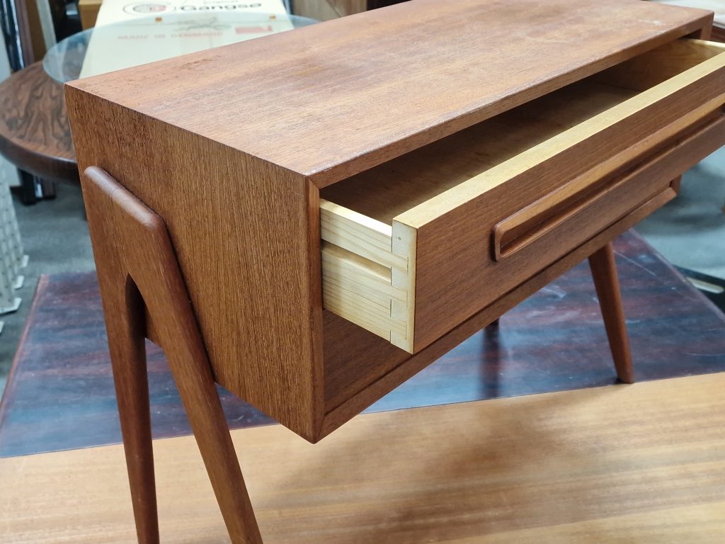 Teak entremøbel sengebord, AP Møbler, teak