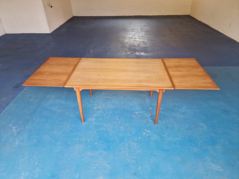 Spisebord i teak med hollandsk udtræk, Omann Jr model 50