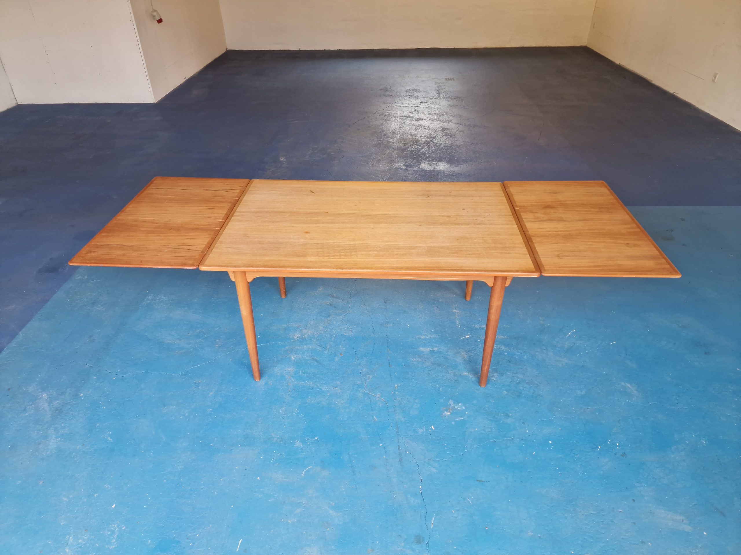 Spisebord i teak med hollandsk udtræk, Omann Jr model 50