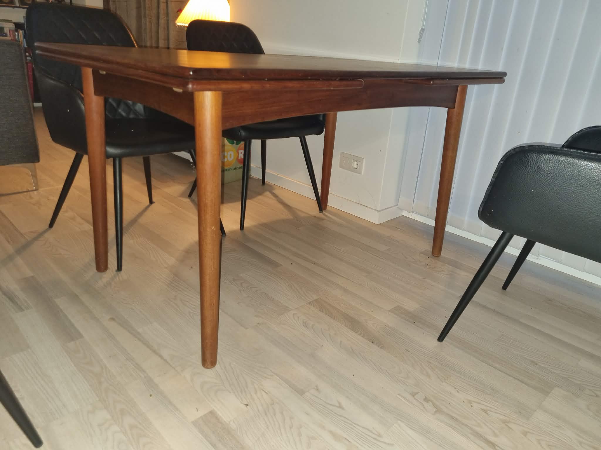 Spisebord i teak med hollandsk udtræk