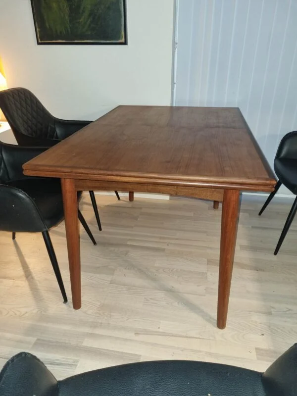 Spisebord i teak med hollandsk udtræk